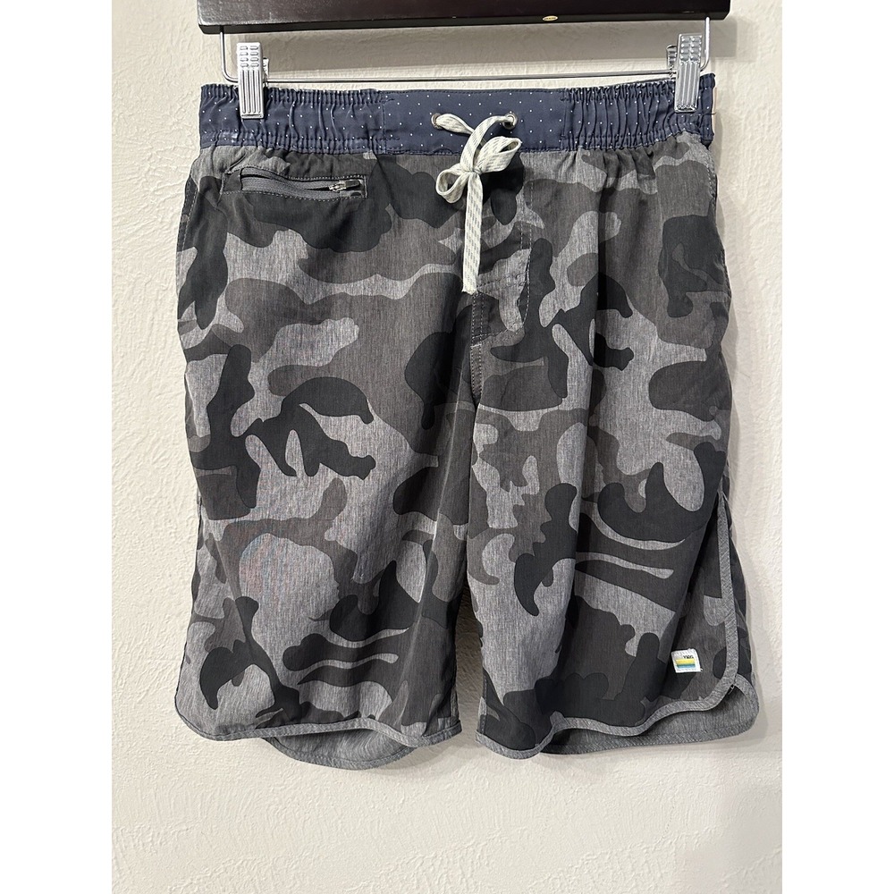 Vuori Banks Shorts men's size S grey camo/blue 8.5" great